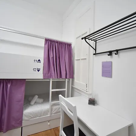 Brothers Hostel *